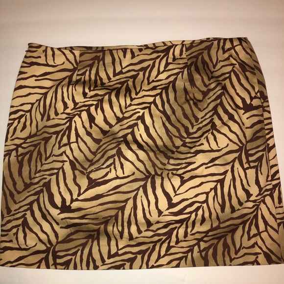 Express animal print mini skirt bold statement mob wife size 5/6 - Picture 2 of 6